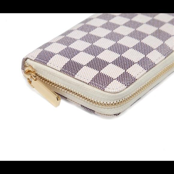 Women’s Clutch Zip Around Wallet - RFID Blocking with Card Holder Organizer - Picture 3 of 6